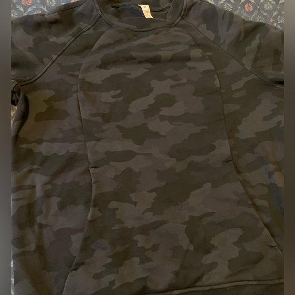 Lululemon Scuba Crewneck in ‘Heritage 365 Black Camo’ - Picture 5 of 6
